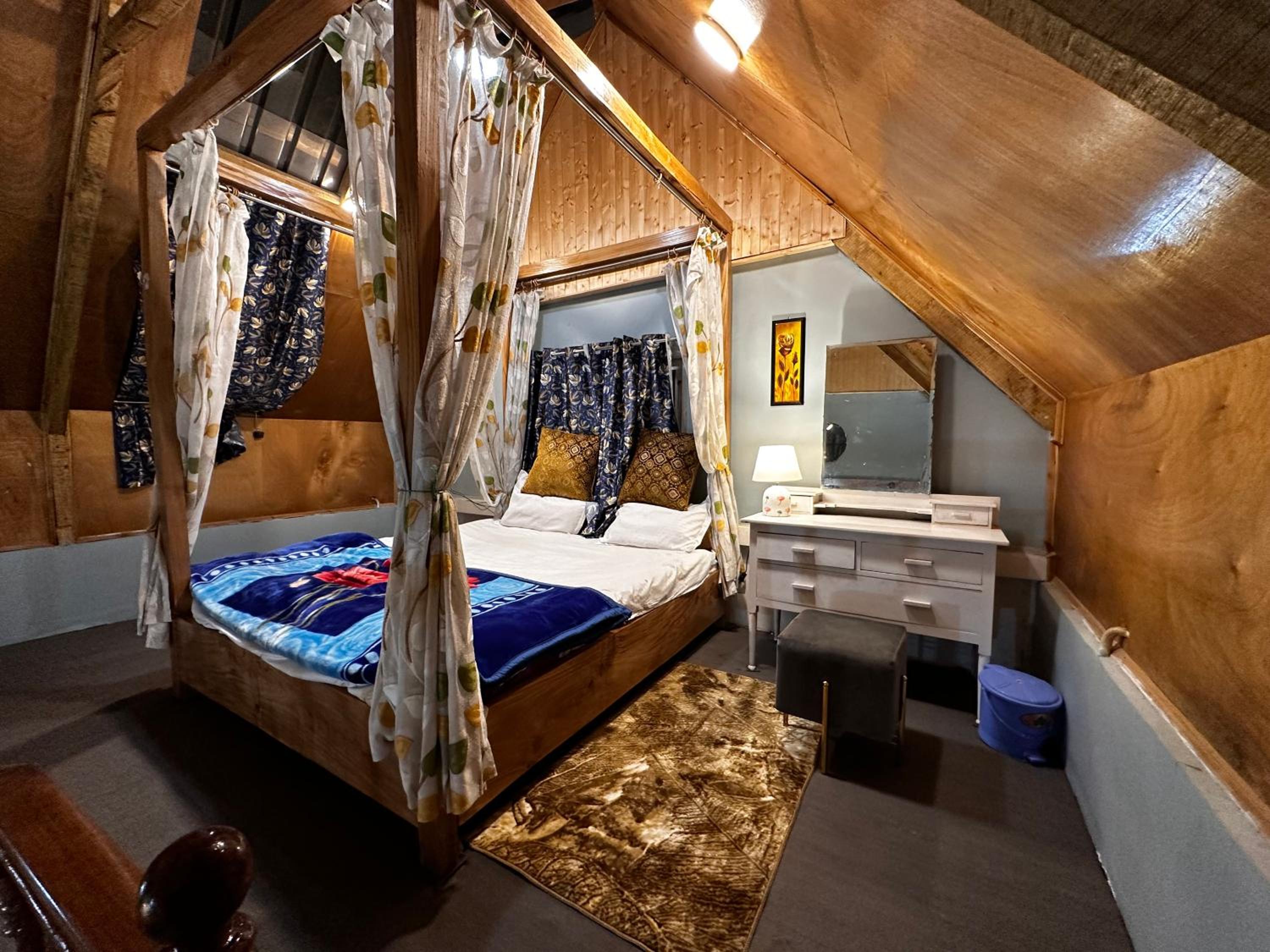 The Forest Way Loft by YEMBERZAL