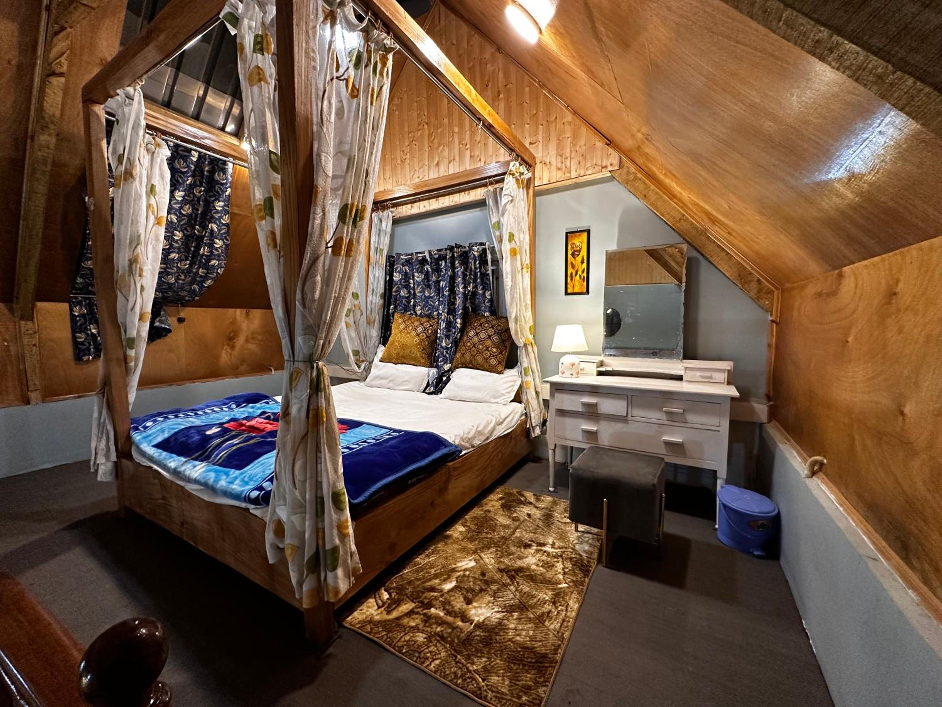 The Forest Way Loft by YEMBERZAL