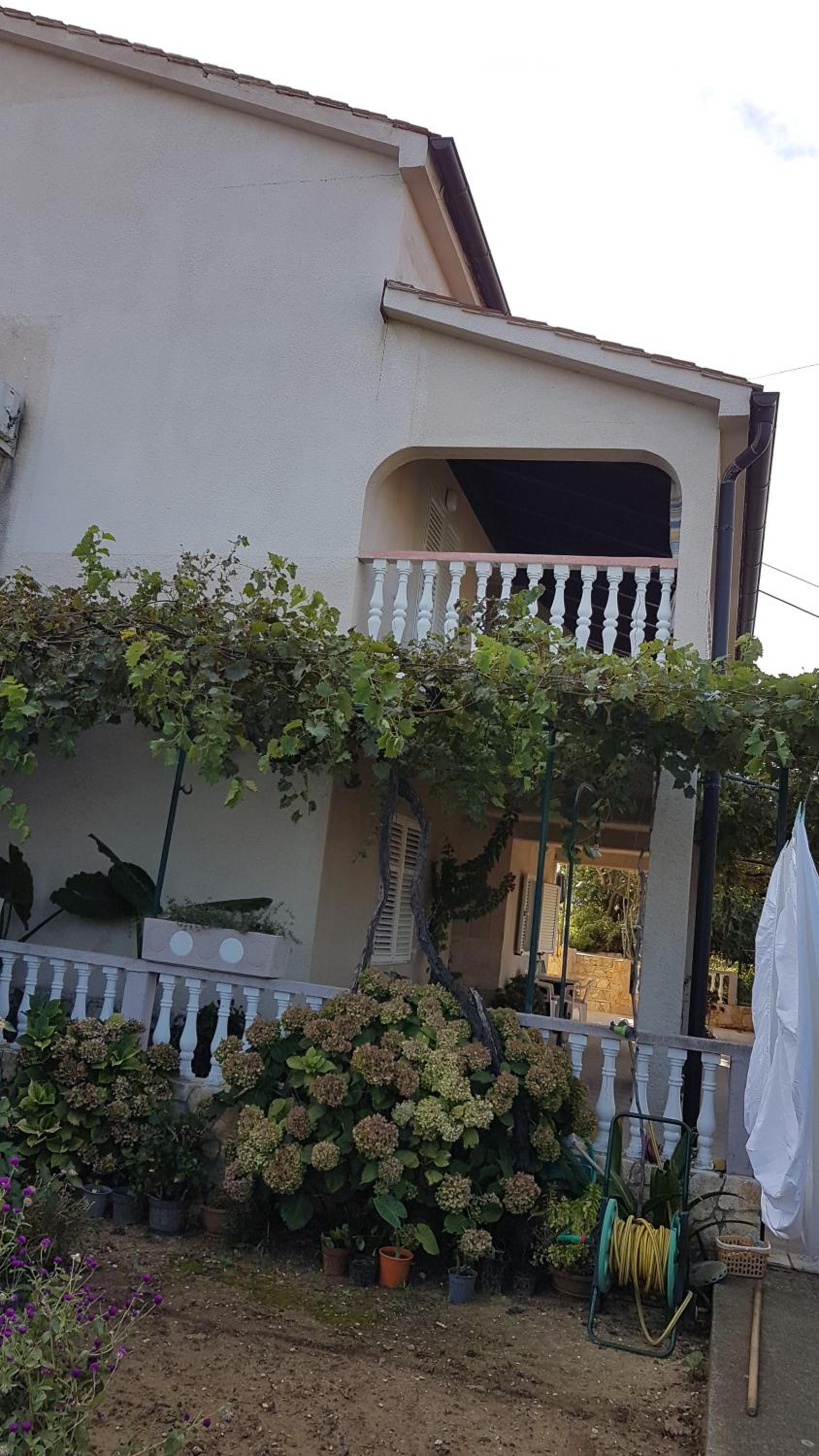 Apartmani Roza Lopar view 4
