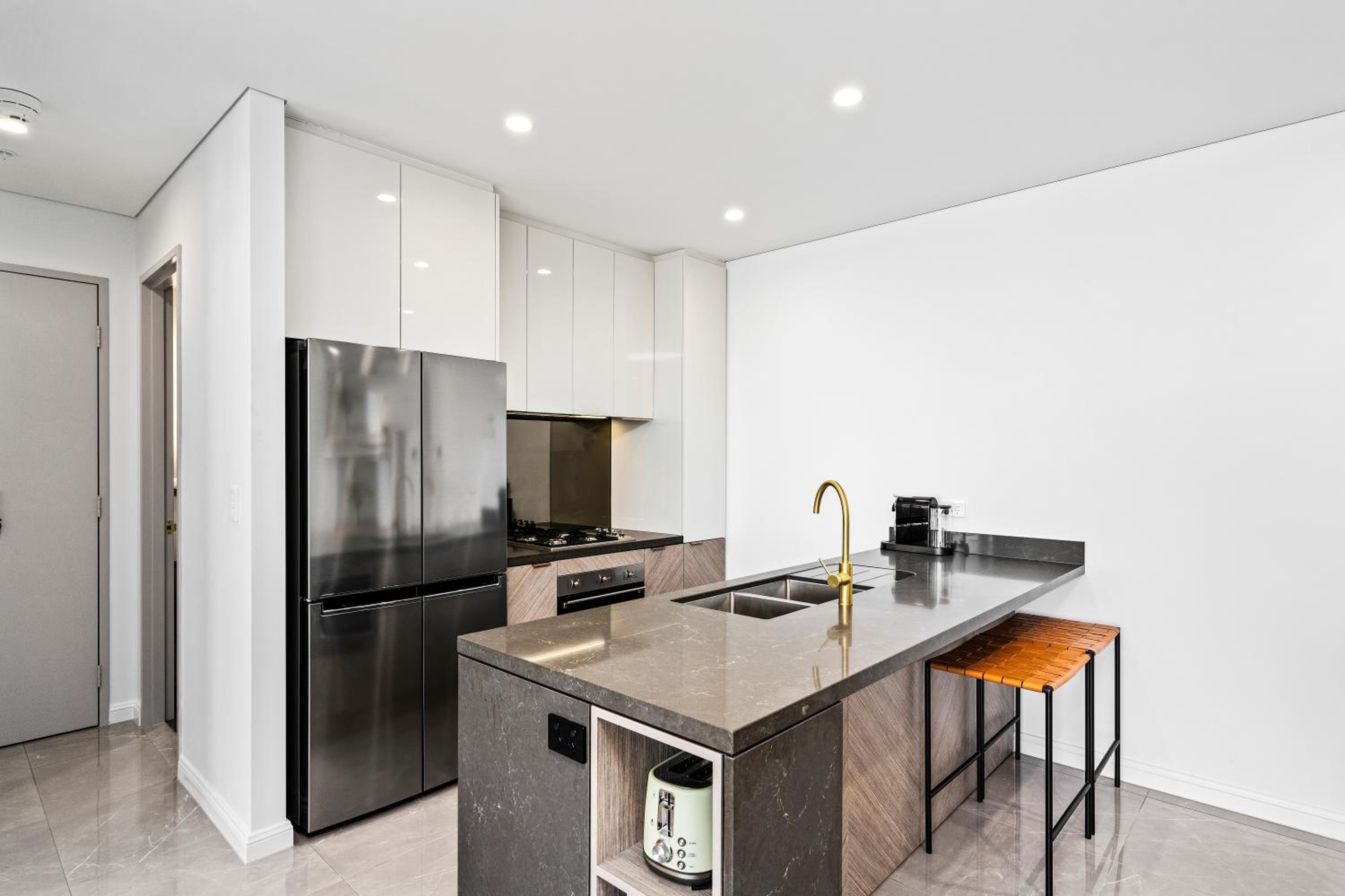 Surfers Paradise New Beachfront Apartments