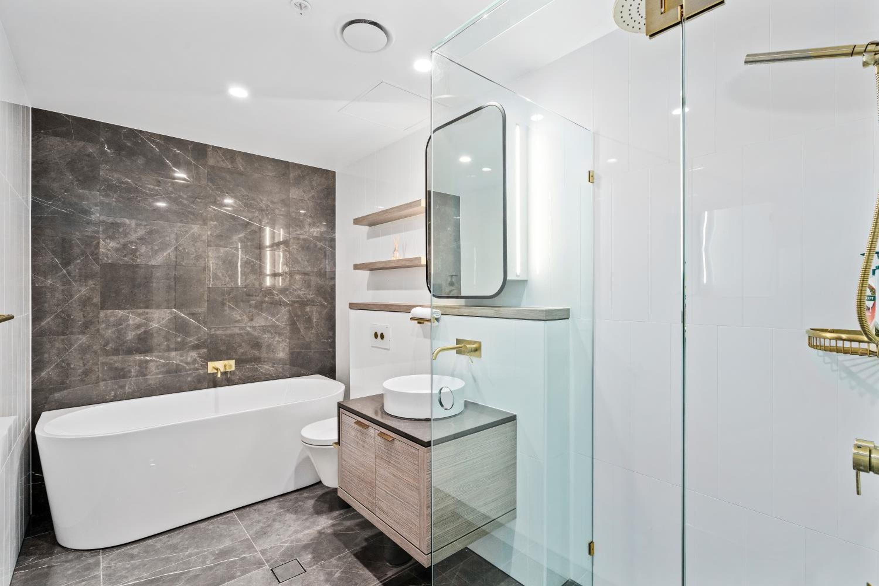 Surfers Paradise New Beachfront Apartments
