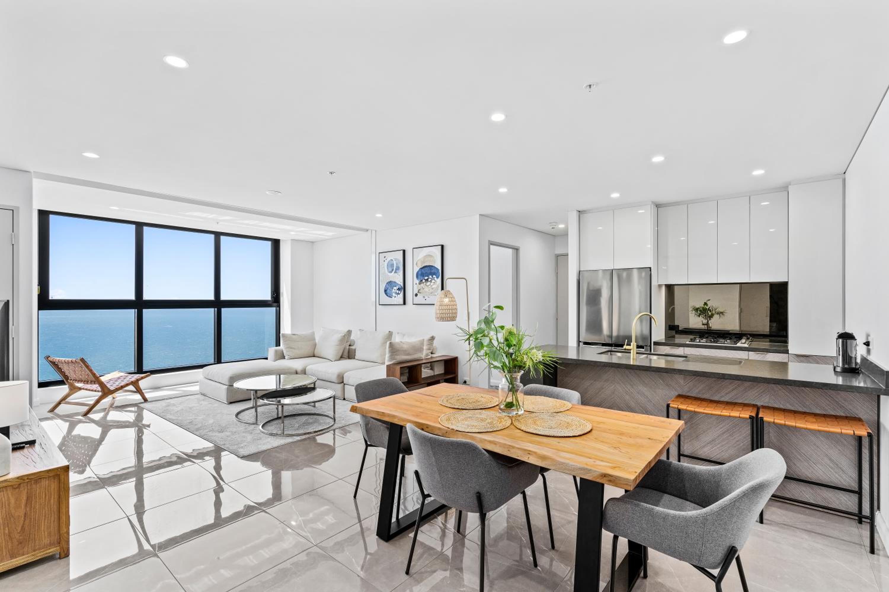 Surfers Paradise New Beachfront Apartments