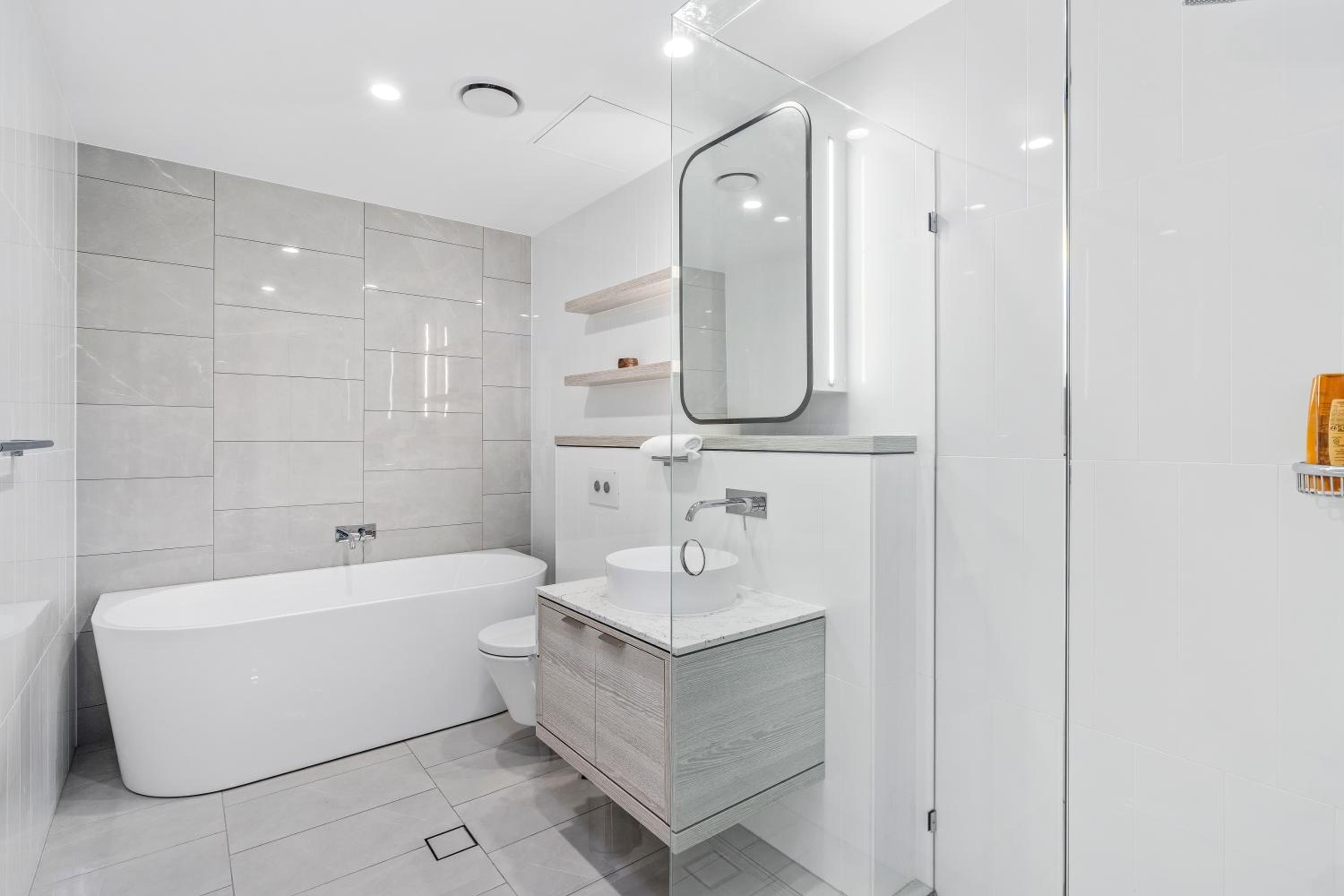 Surfers Paradise New Beachfront Apartments