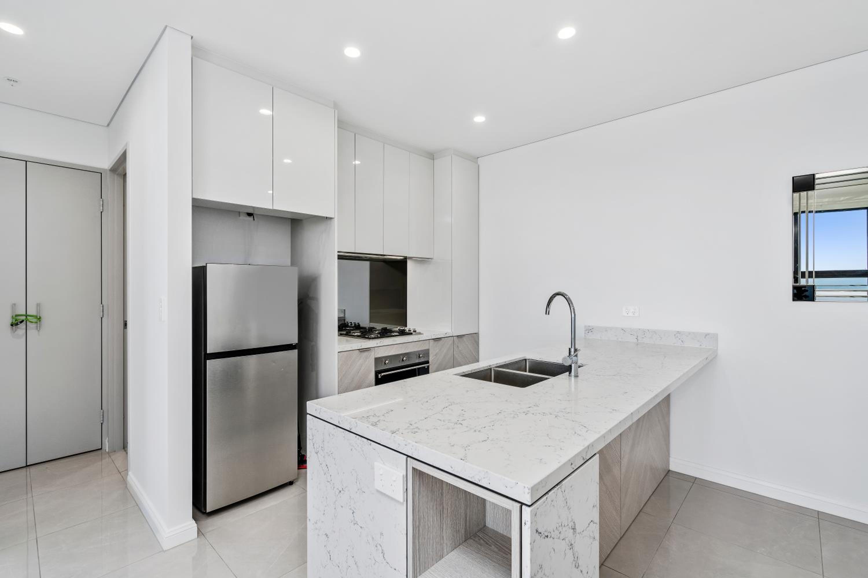 Surfers Paradise New Beachfront Apartments