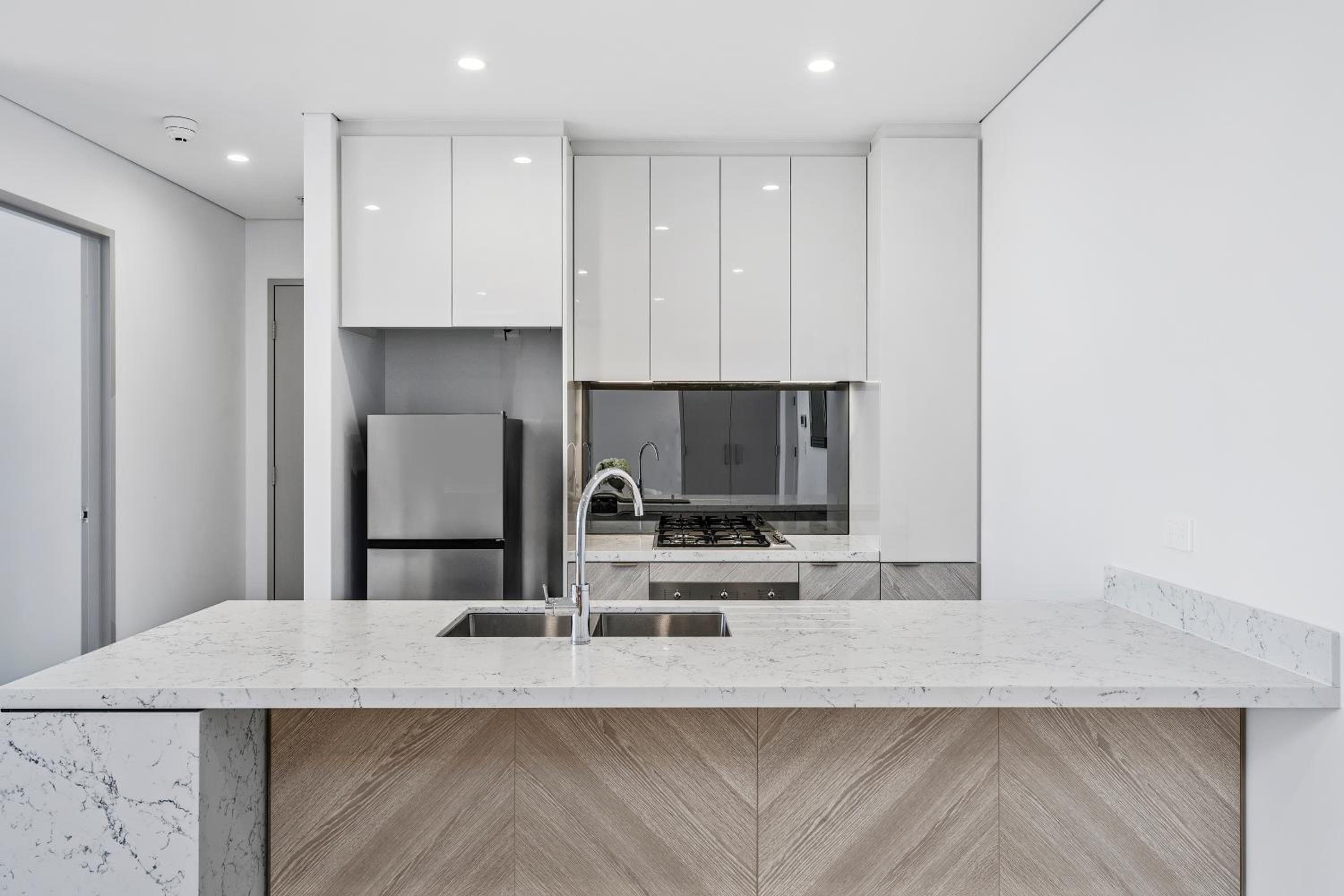 Surfers Paradise New Beachfront Apartments