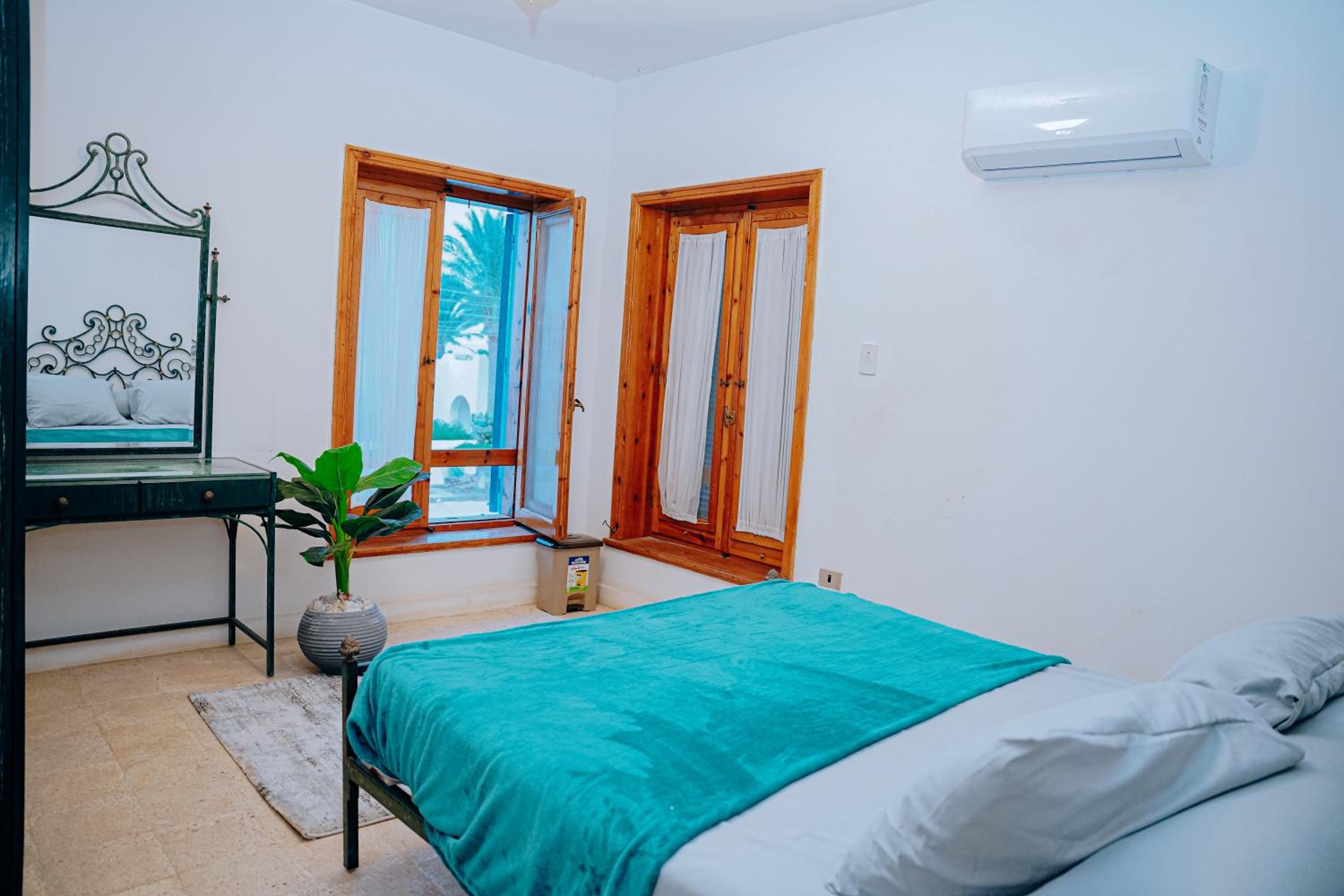 Tunis Oasis 4 Bedrooms private villa with private pool