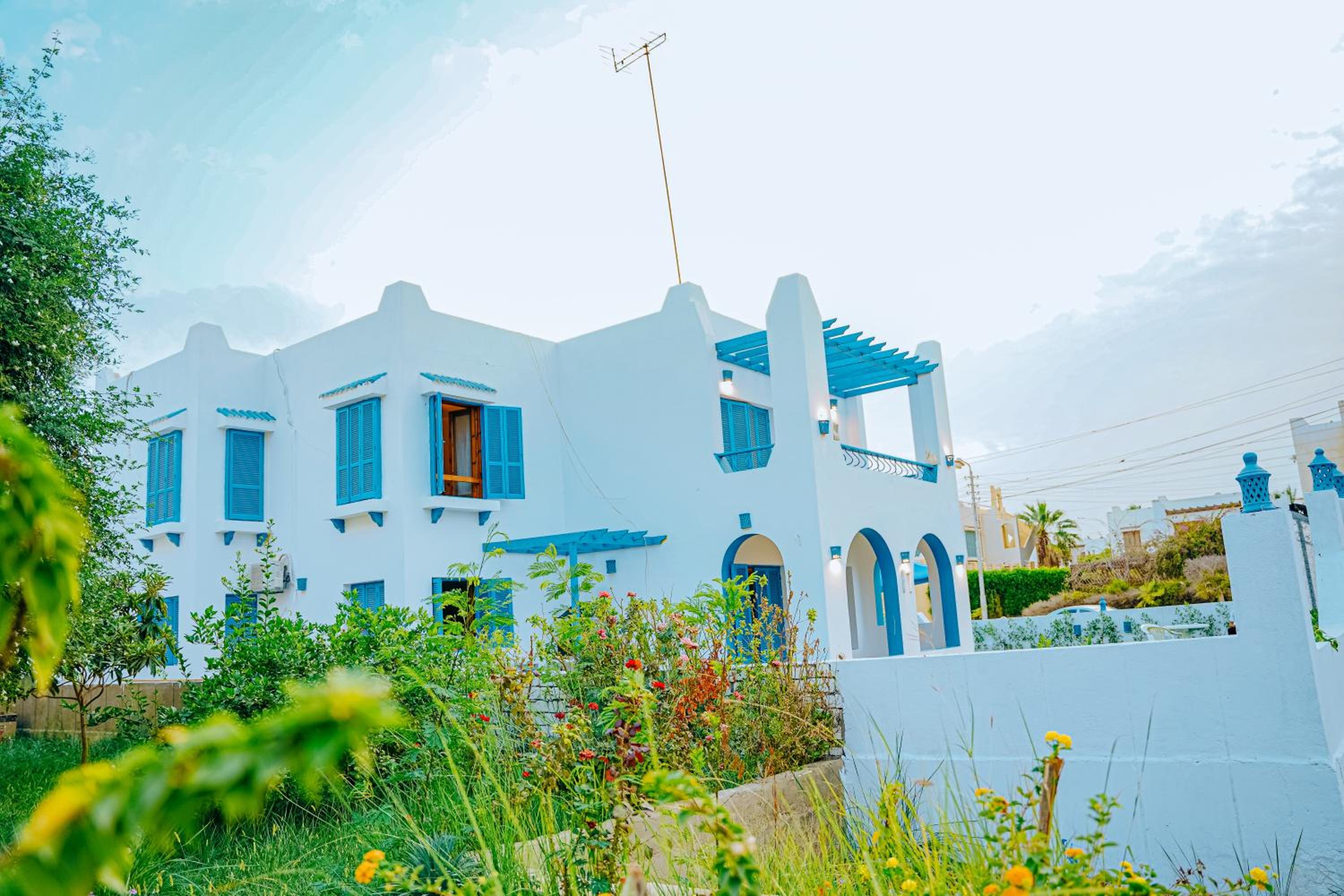 Tunis Oasis 4 Bedrooms private villa with private pool