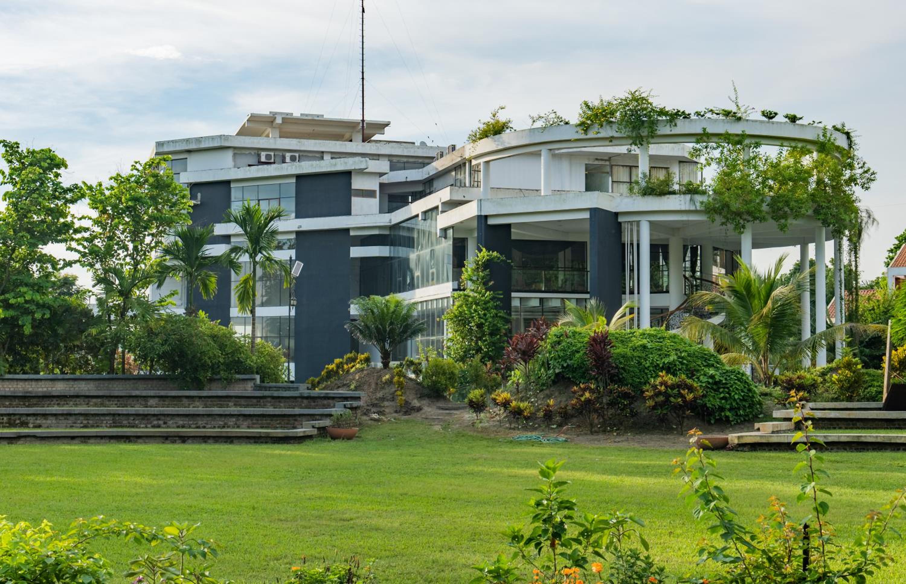 Water Garden Resort & Spa