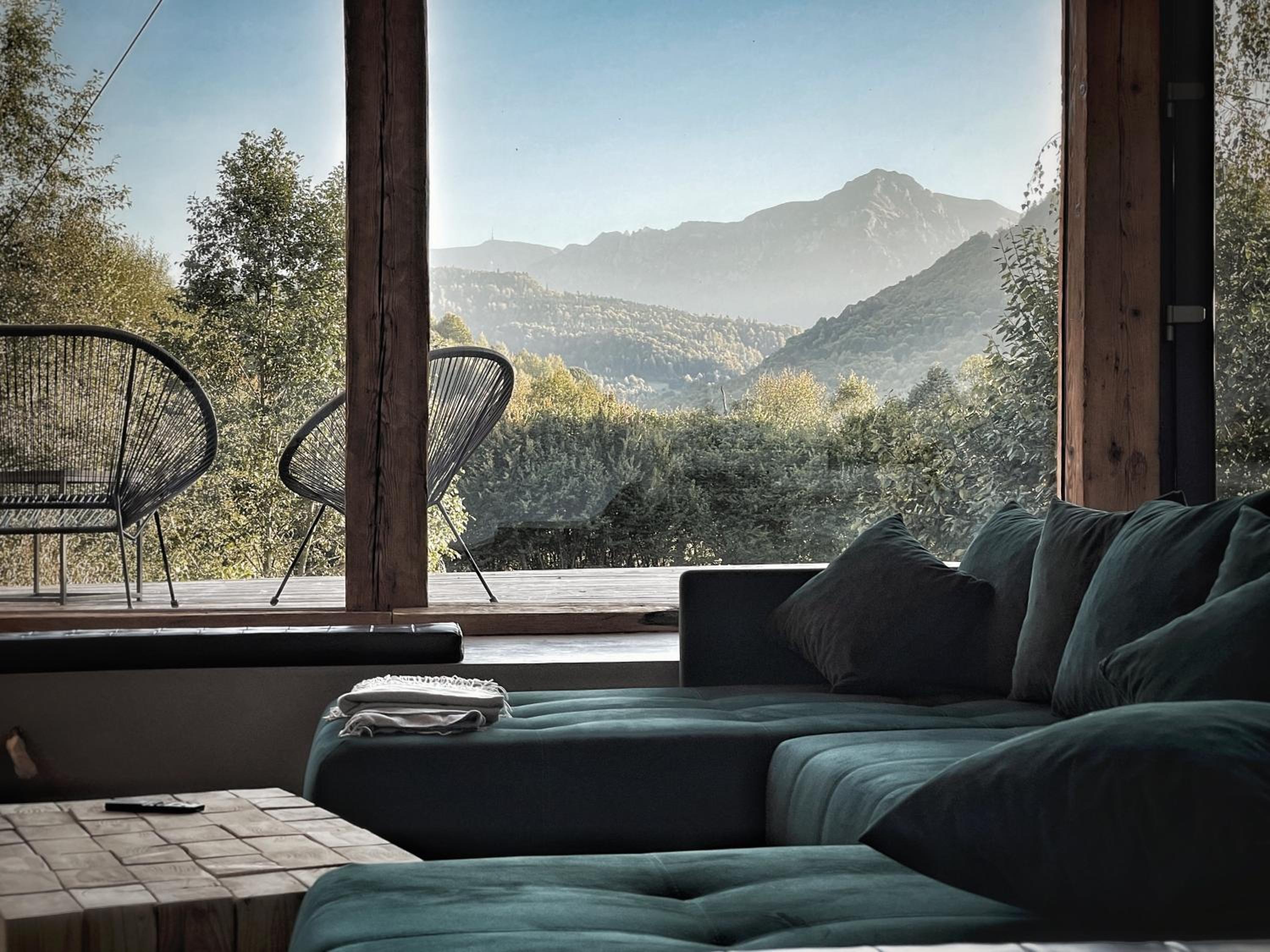 Râșnov Villa - Hot Tub & Views - Geist Home view 2