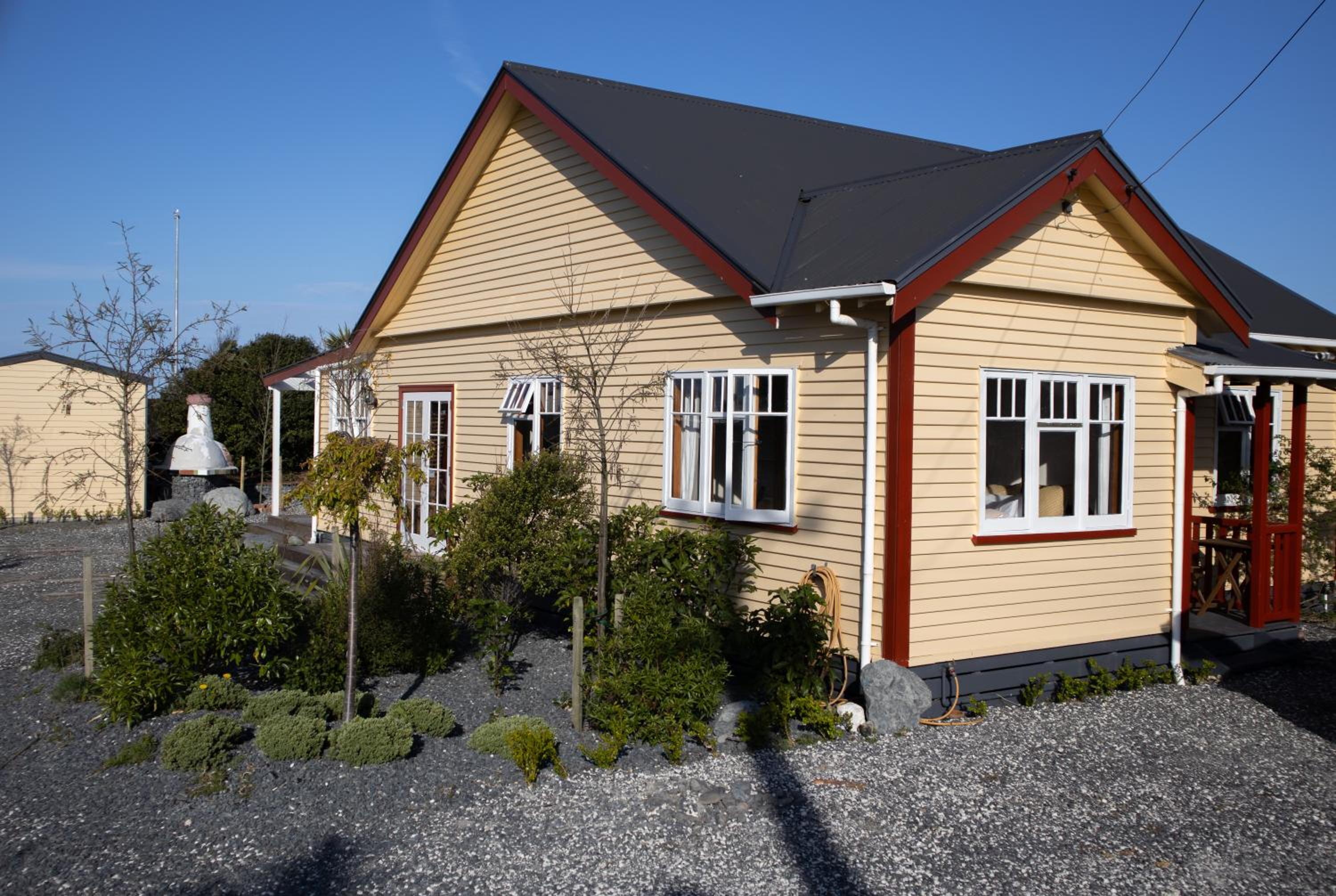 Kowhai Cottage Pizza Oven Central