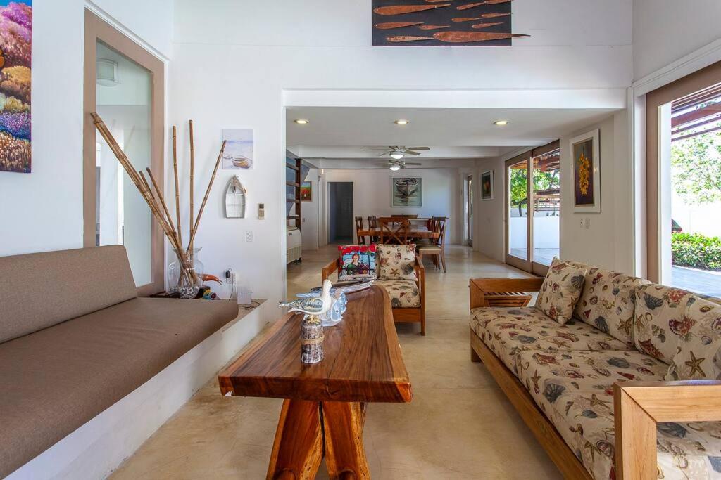 dhozt Marlinda Beach House. Cartagena Colombia