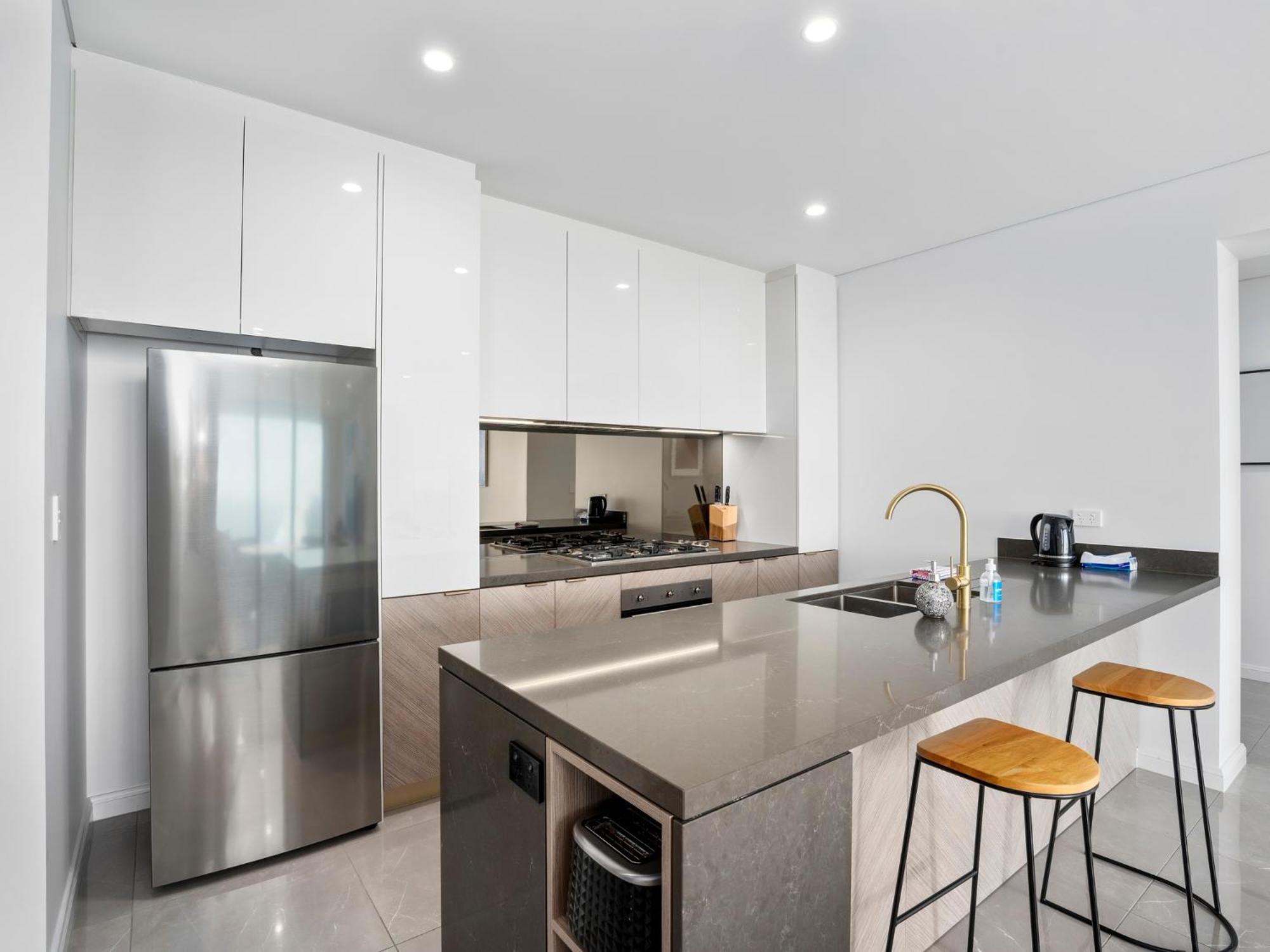 Surfers Paradise New Beachfront Apartments