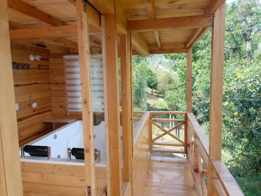 Ecocabaña con Jacuzzi Ecocabañas ByB