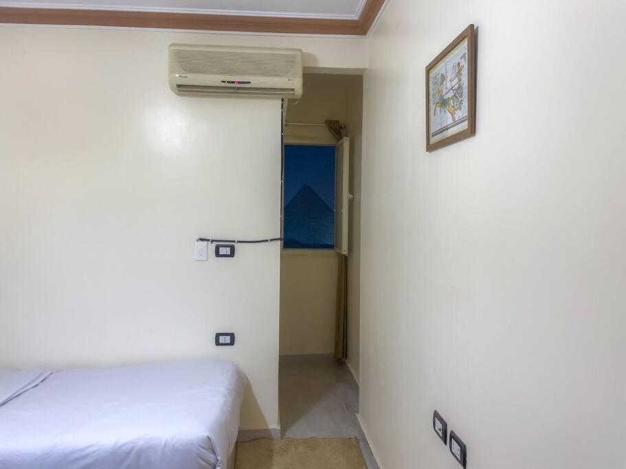 Modern 3BR Full pyramids view Apartment & Free Roof Acsess
