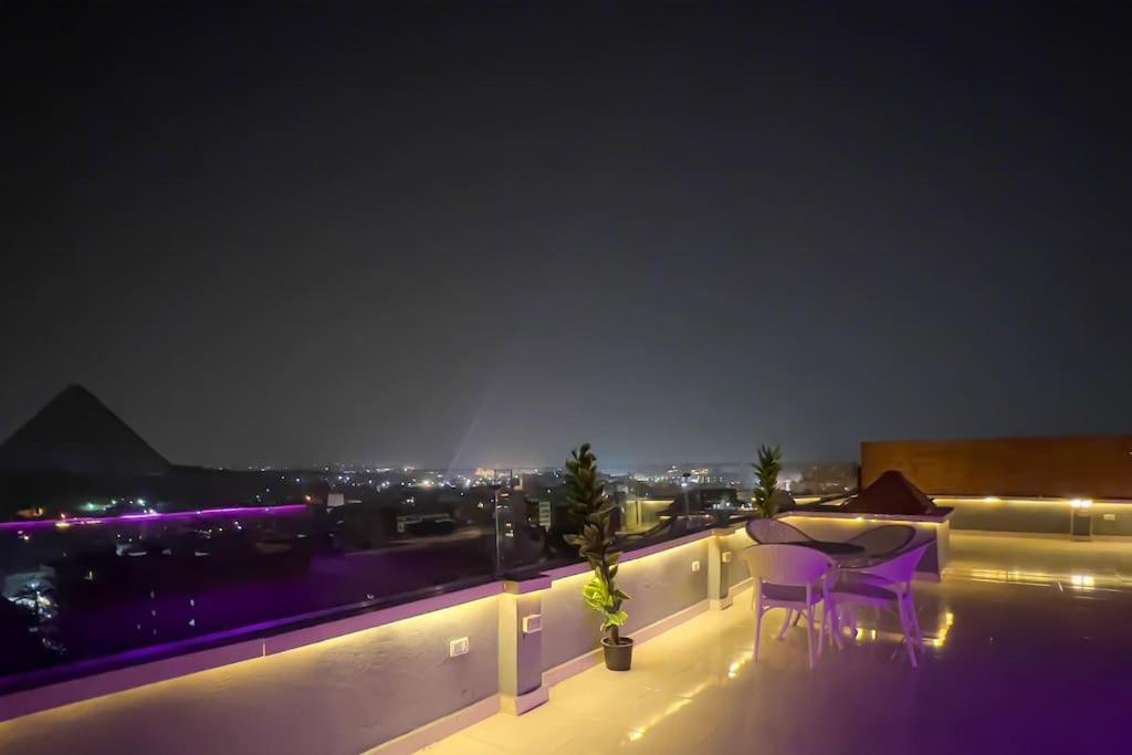 Modern 3BR Full pyramids view Apartment & Free Roof Acsess
