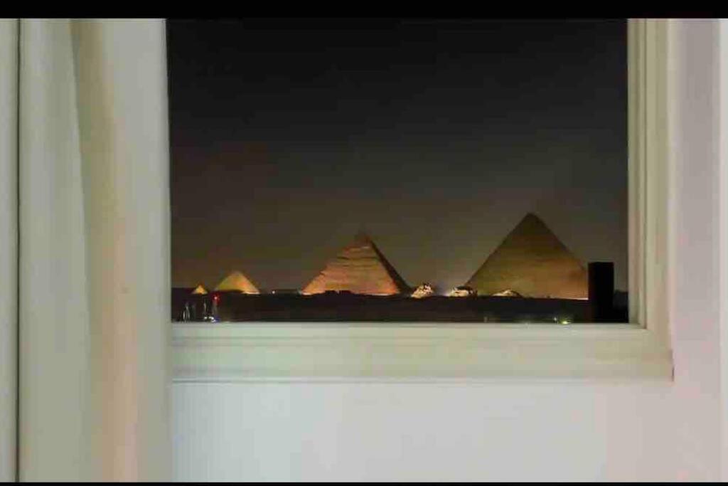 Modern 3BR Full pyramids view Apartment & Free Roof Acsess