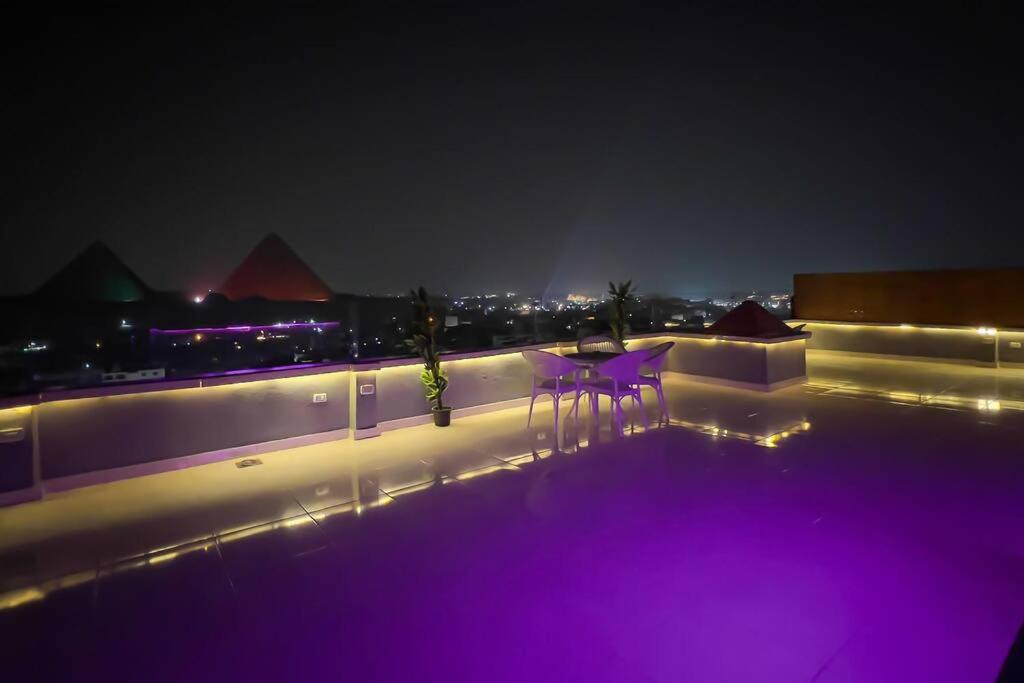 Modern 3BR Full pyramids view Apartment & Free Roof Acsess