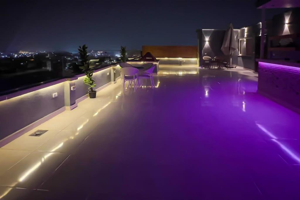 Modern 3BR Full pyramids view Apartment & Free Roof Acsess