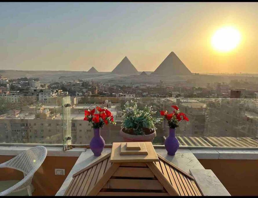 Modern 3BR Full pyramids view Apartment & Free Roof Acsess