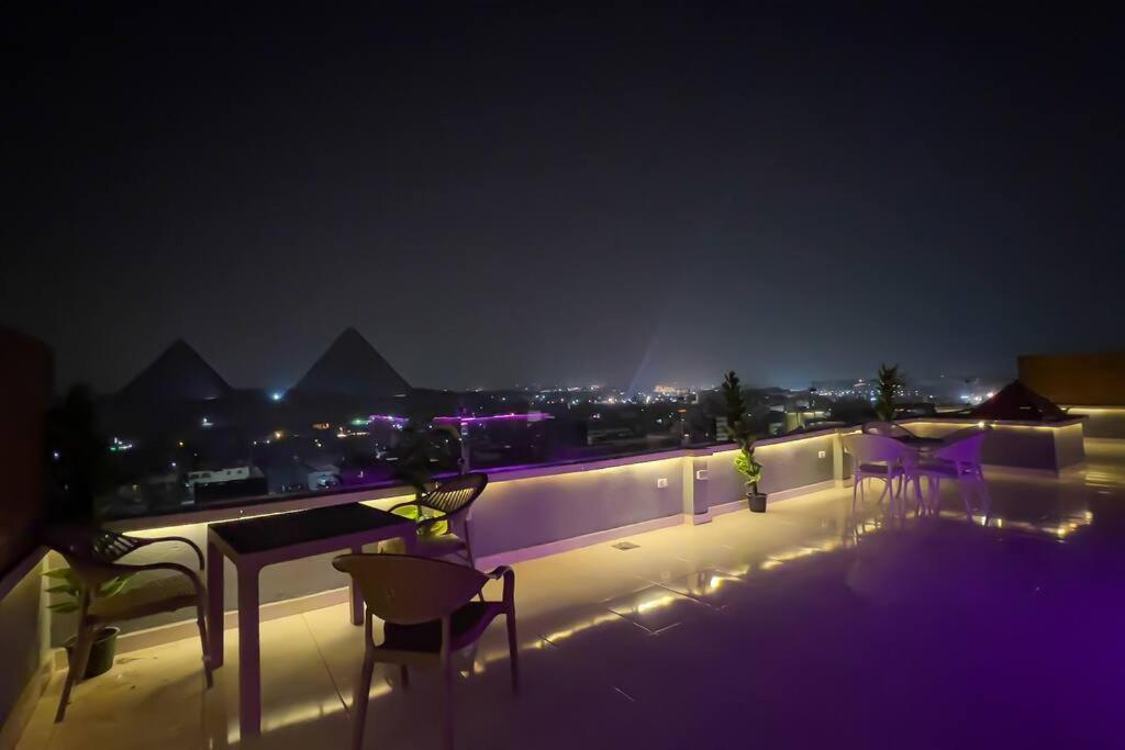 Modern 3BR Full pyramids view Apartment & Free Roof Acsess