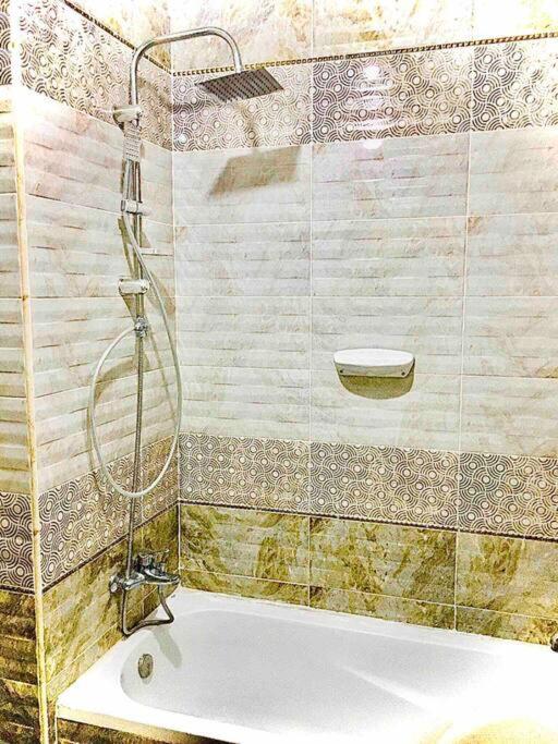 Modern 3BR Full pyramids view Apartment & Free Roof Acsess