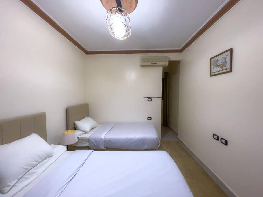 Modern 3BR Full pyramids view Apartment & Free Roof Acsess