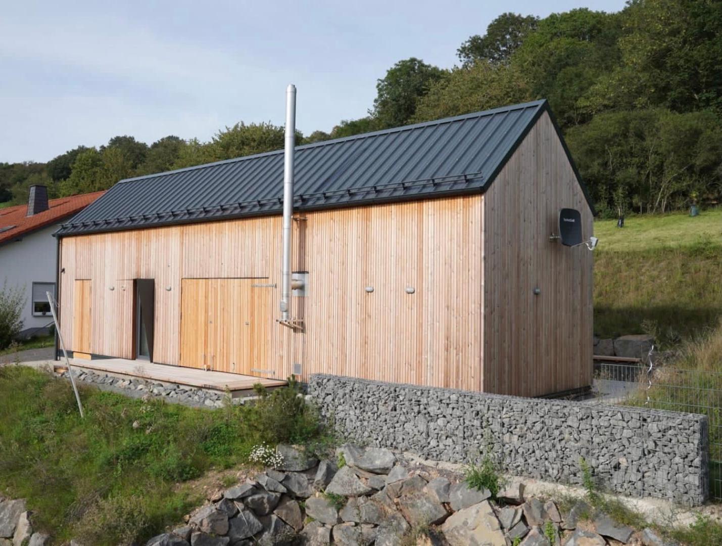 Modernes, ökologisches Design Ferienhaus in der Eifel Vulkaneifel I 2 Schlafzimmer, Sauna, Yoga & Kaminofen, schnelles WLAN & Arbeitsplatz