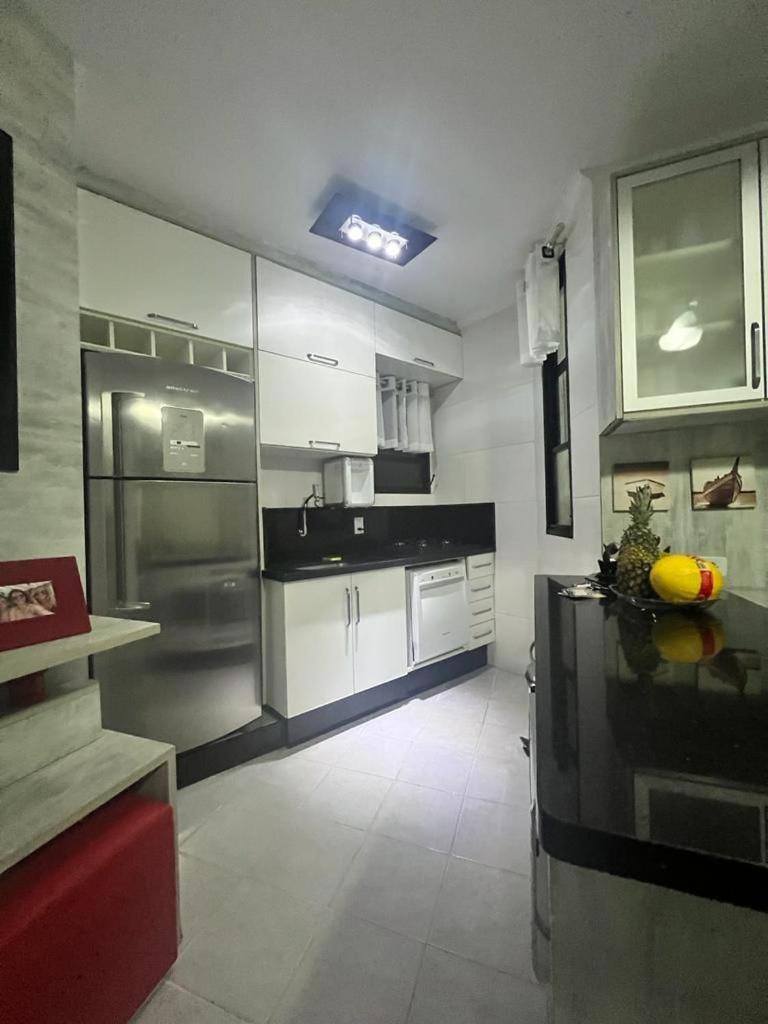 Apartamento Condomínio Wembley Tênis de frente à praia
