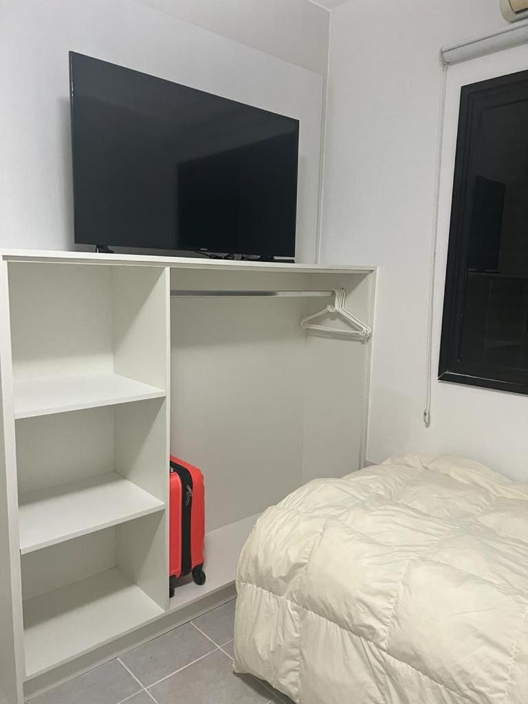 Apartamento Condomínio Wembley Tênis de frente à praia