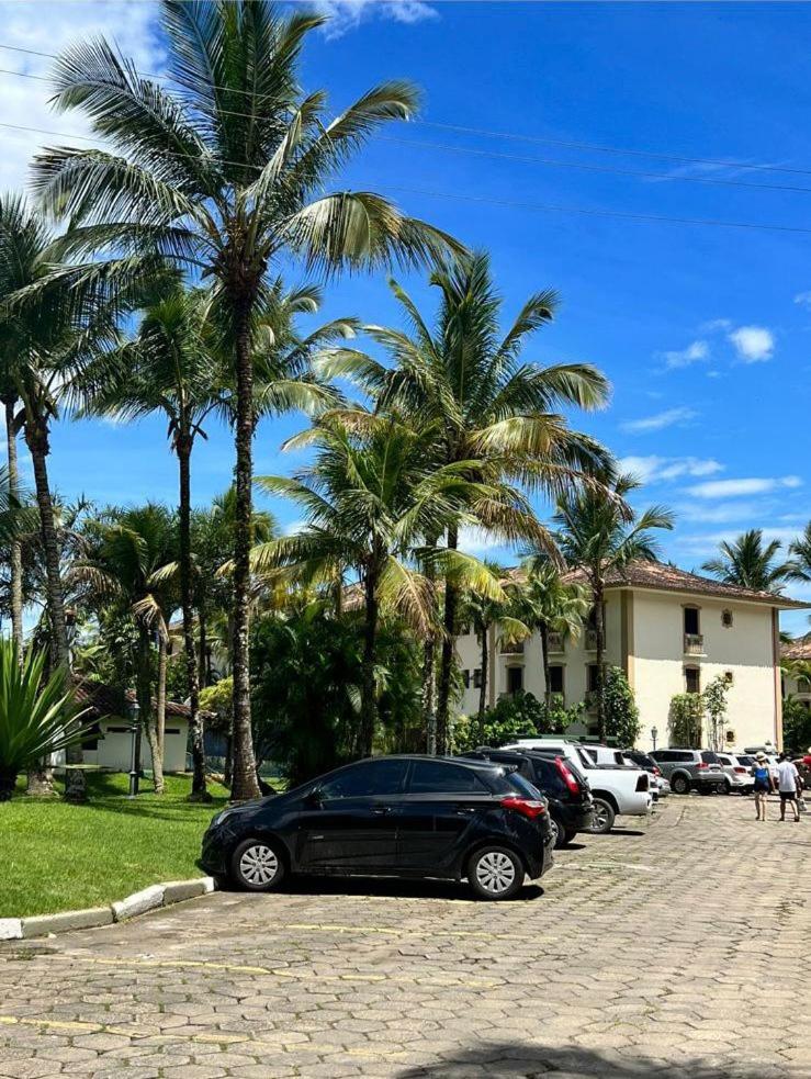 Apartamento Condomínio Wembley Tênis de frente à praia