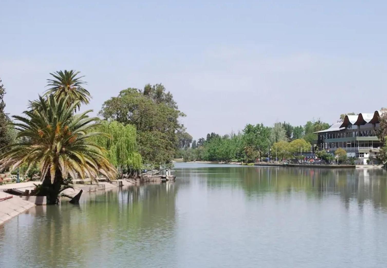 Del Parque - Dptos. frente al Parque Gral. San Martín a 100 mts del Lago