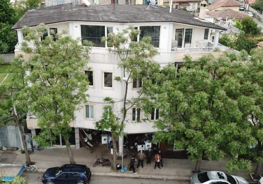 House Ramekaj