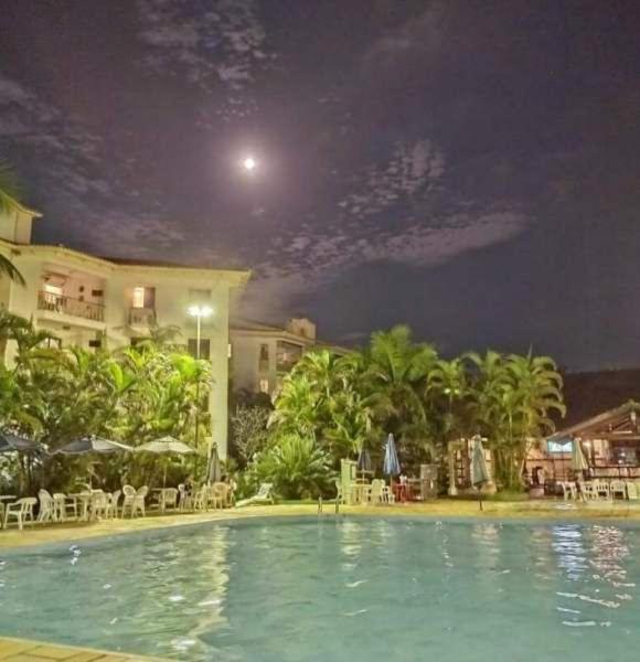 Apartamento Condomínio Wembley Tênis de frente à praia
