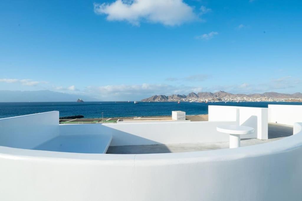 Luxury Penthouse with Private Pool, Ocean, City & Mountain view 6 Pers 2 BR