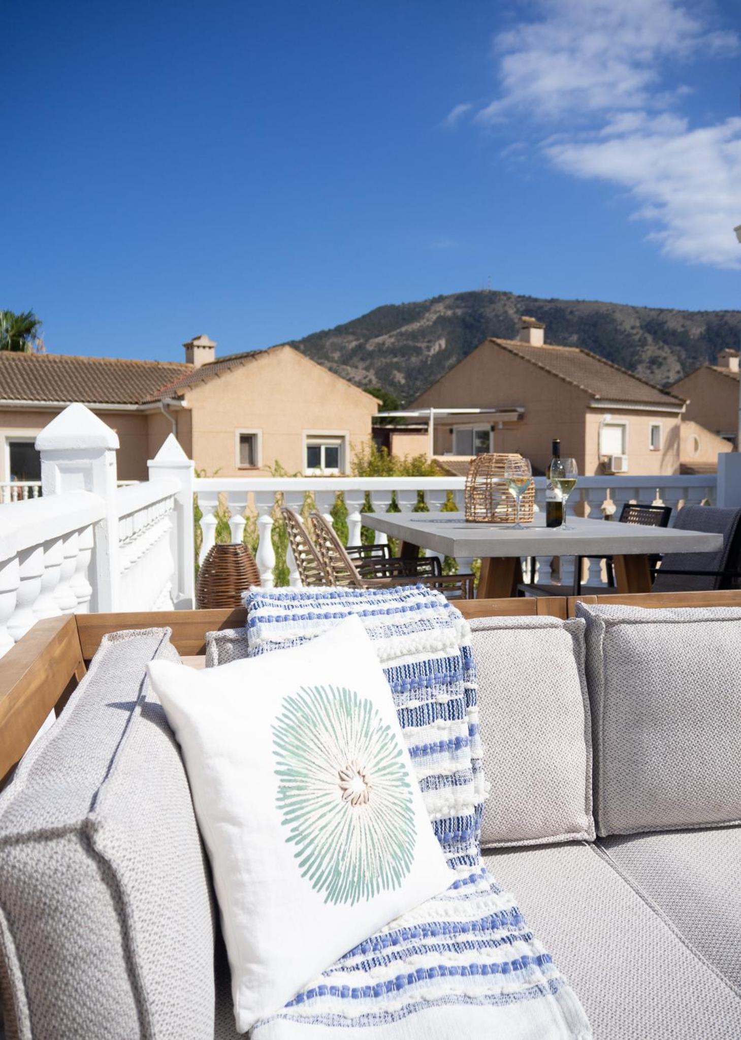 Casa Narú Albir, duplex appartement met ruim terras en buitenkeuken