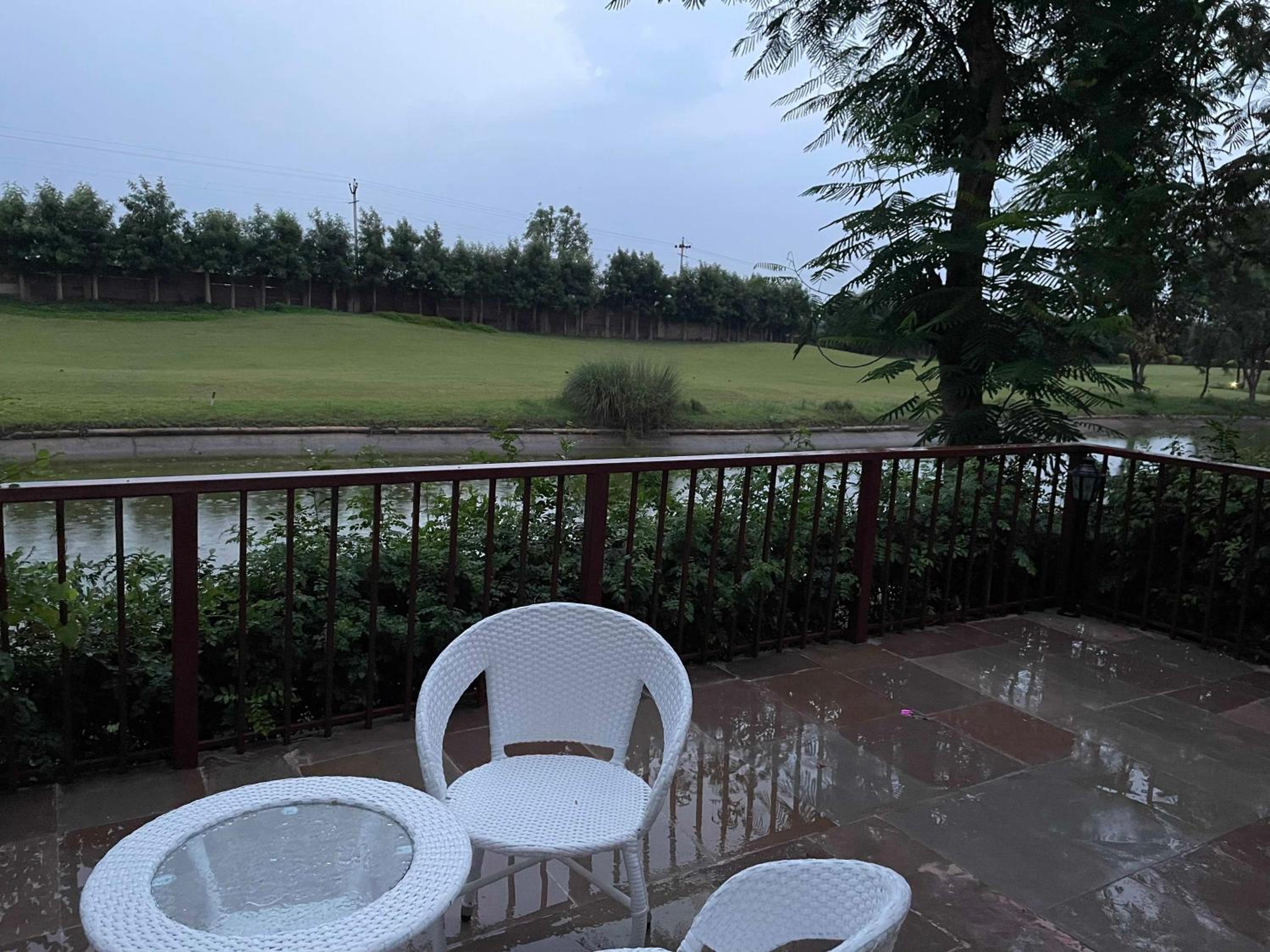 Lake View Villa - Tarudhan Golf Valley Resort view 2