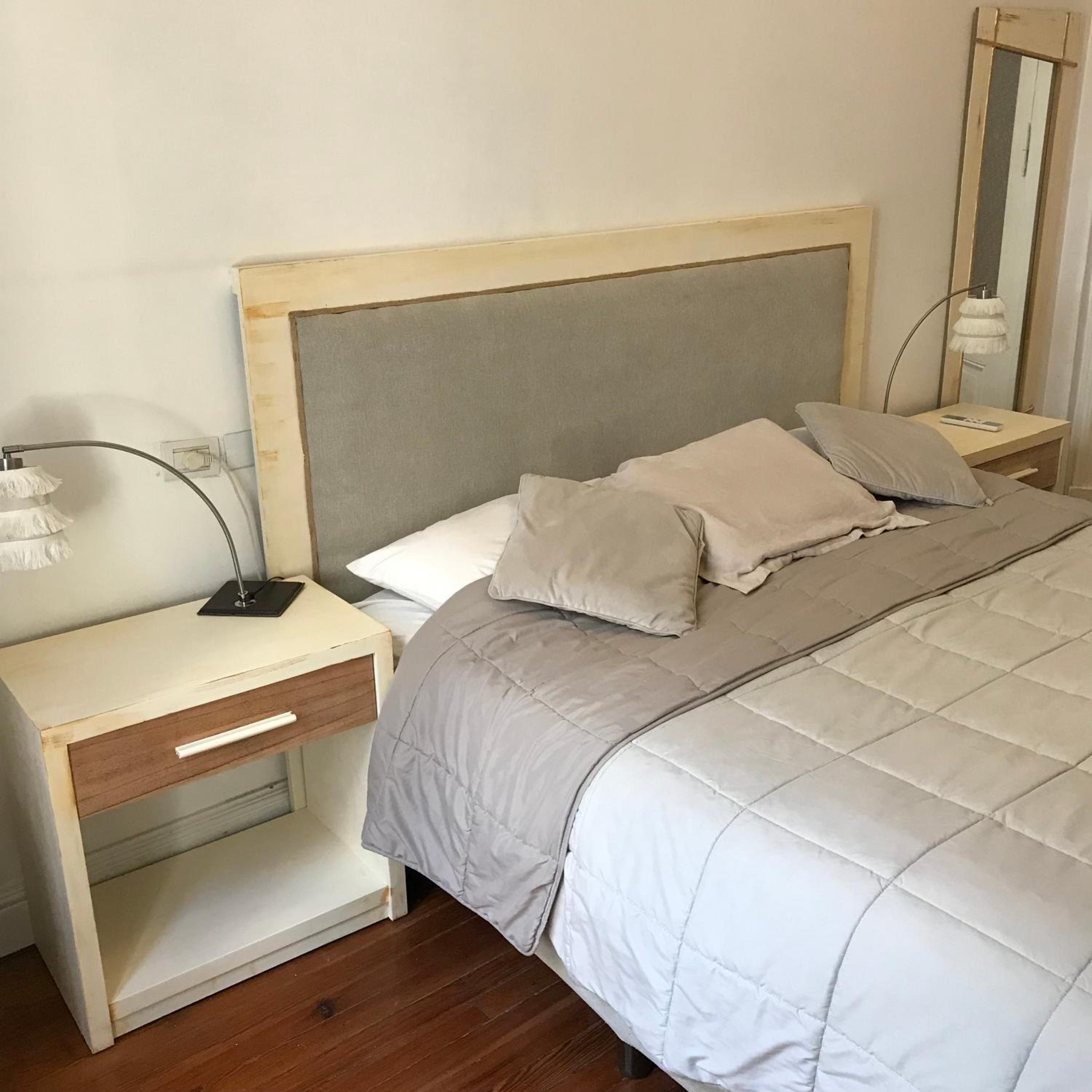 Spacious 2BR Historic Apartment Executive Ready Fast WiFi