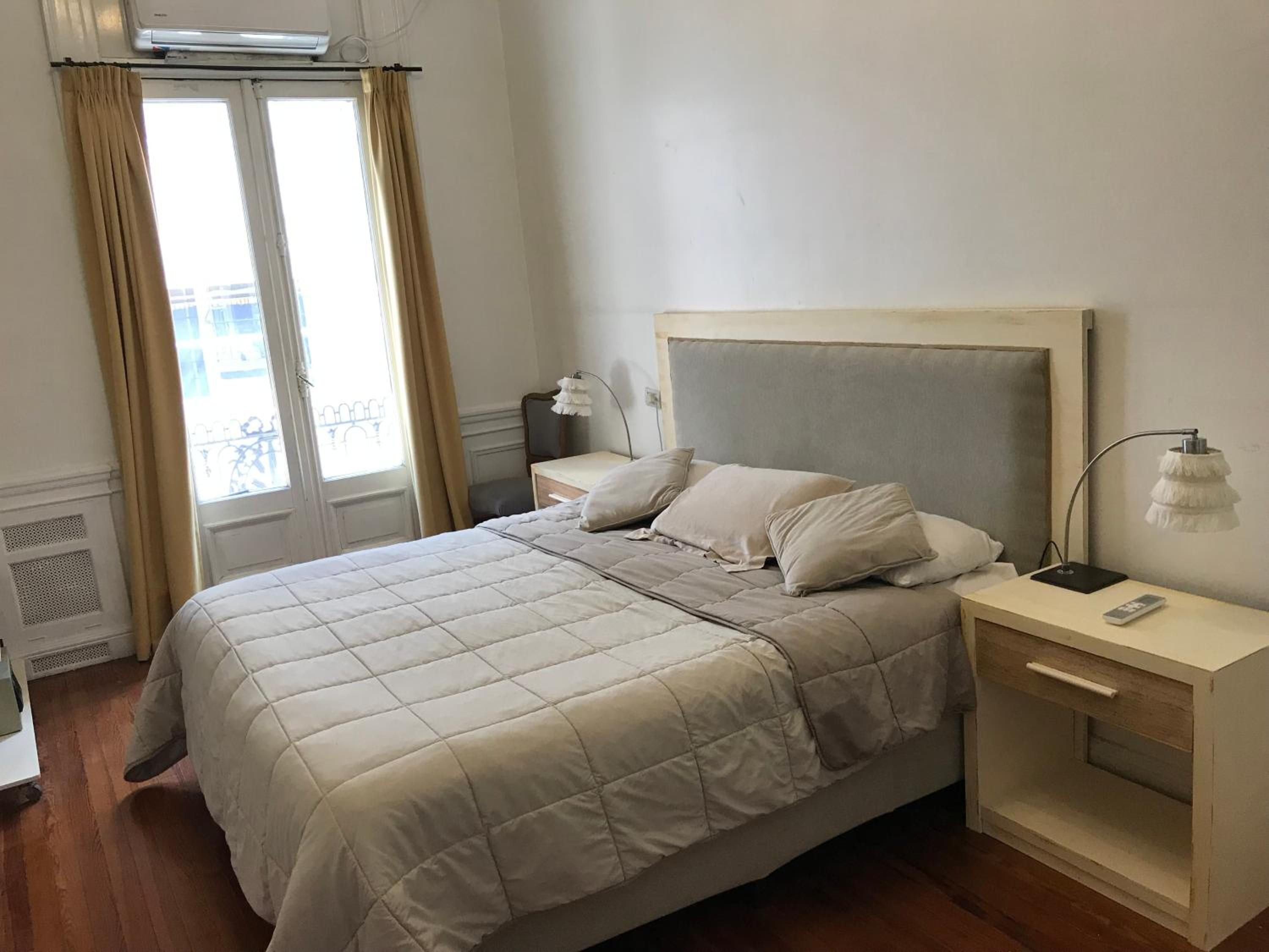 Spacious 2BR Historic Apartment Executive Ready Fast WiFi