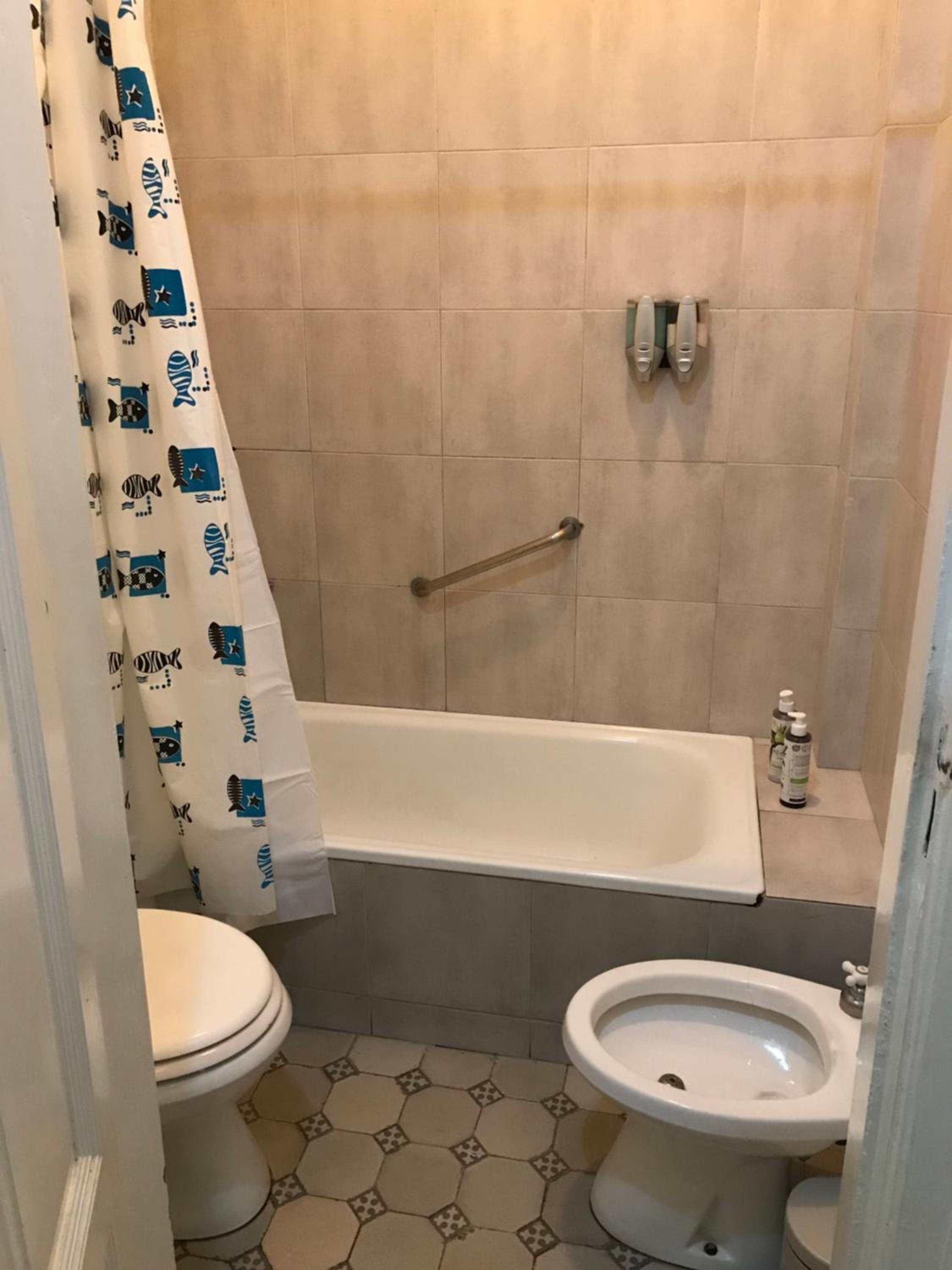 Spacious 2BR Historic Apartment Executive Ready Fast WiFi