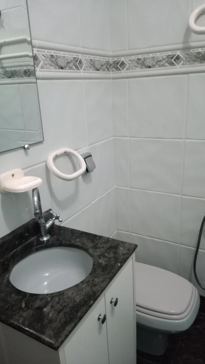 Casa na quadra da Praia de Peruíbe