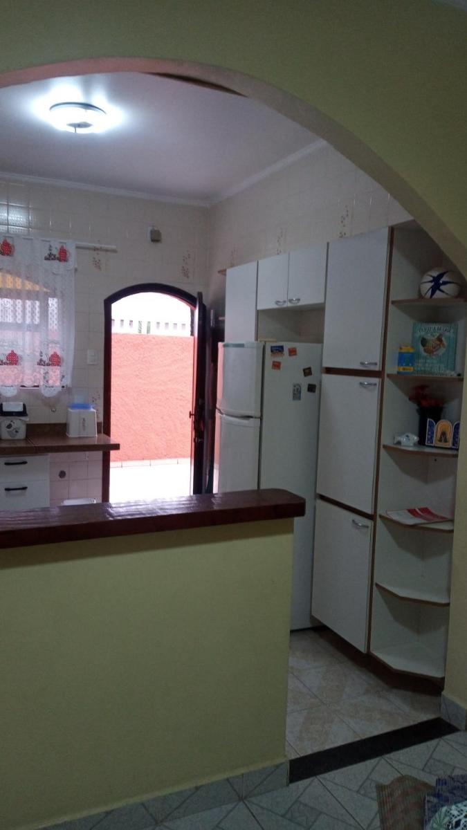 Casa na quadra da Praia de Peruíbe