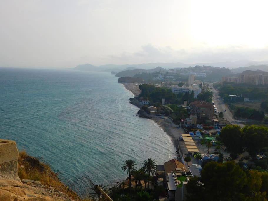 Tranquilidad a la Orilla del Mar