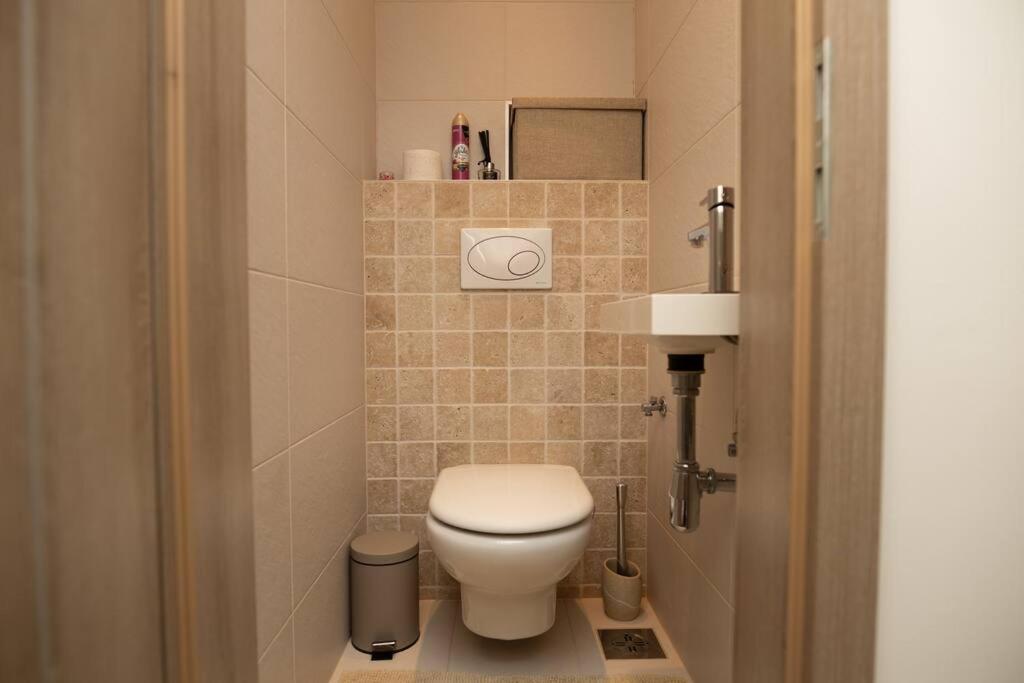 Martonfalvi Penthouse w Jacuzzi