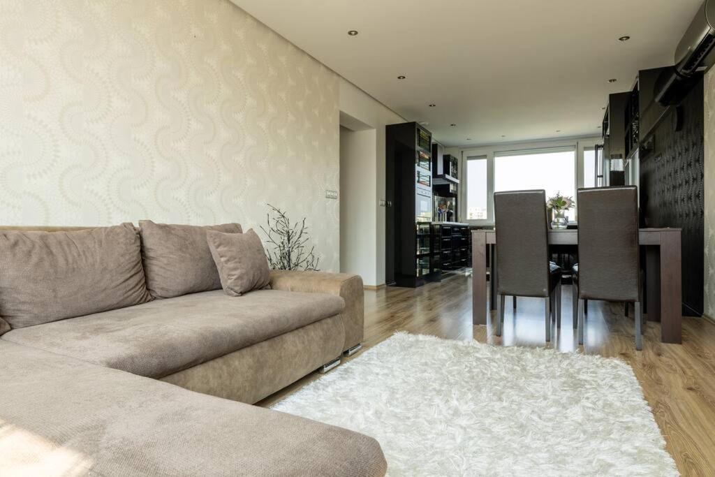 Martonfalvi Penthouse w Jacuzzi