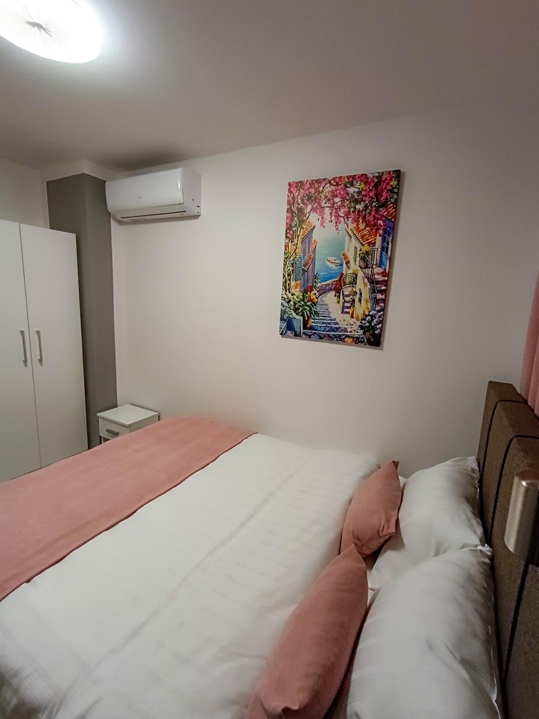Apartments Ajša