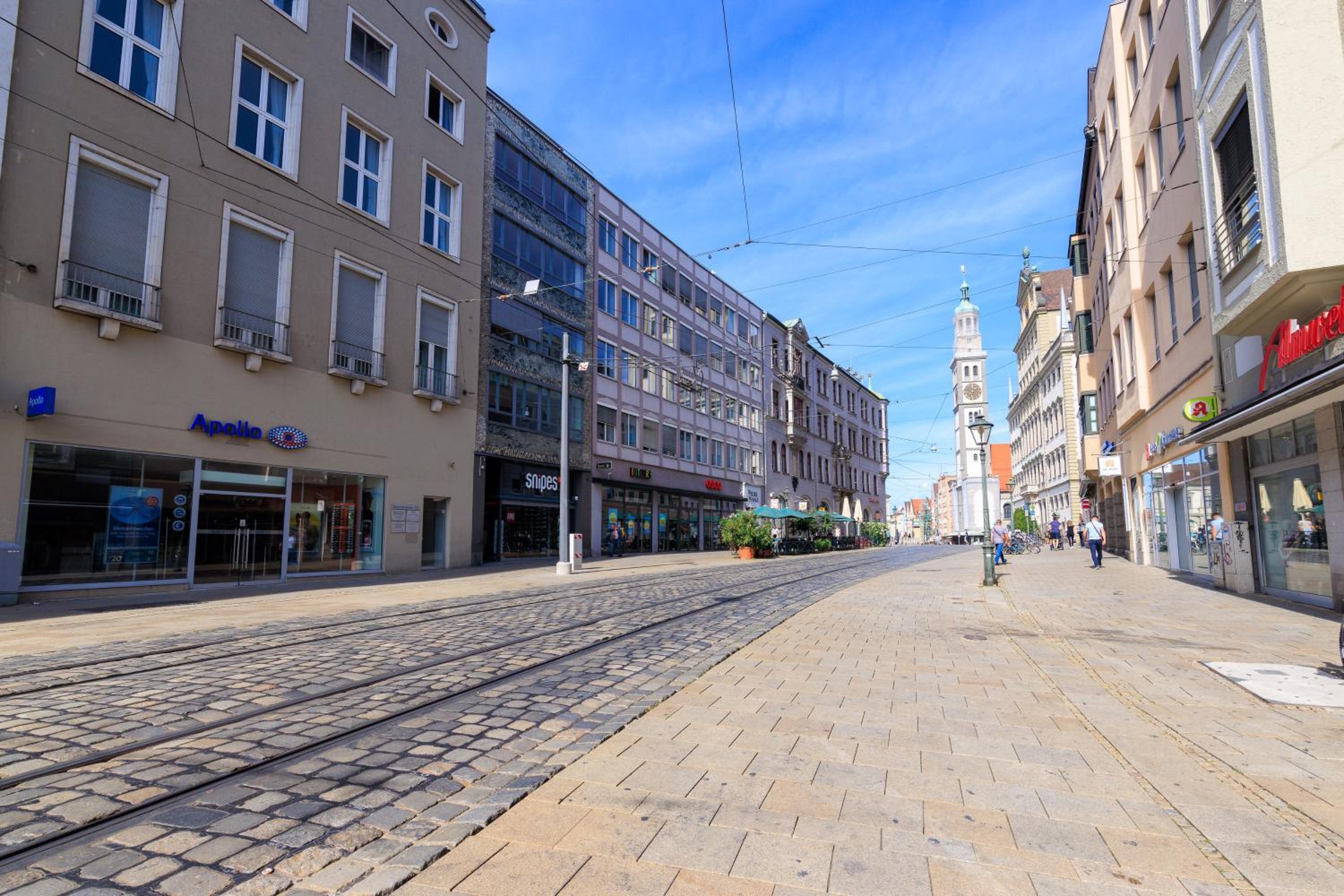 Global Living - Design Apartment I Rathausplatz I Kitchen I Augsburg