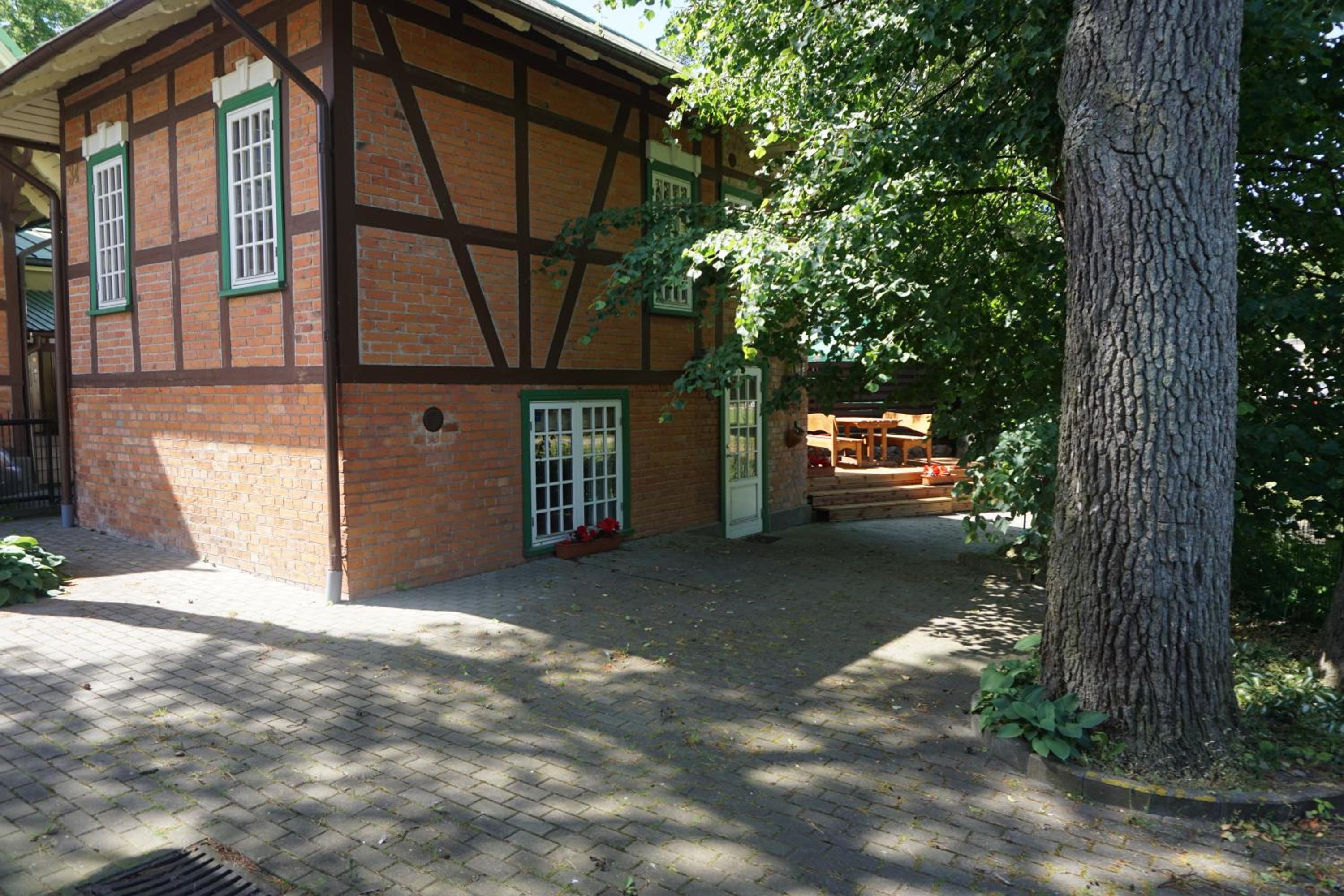 Alėjos Namelis