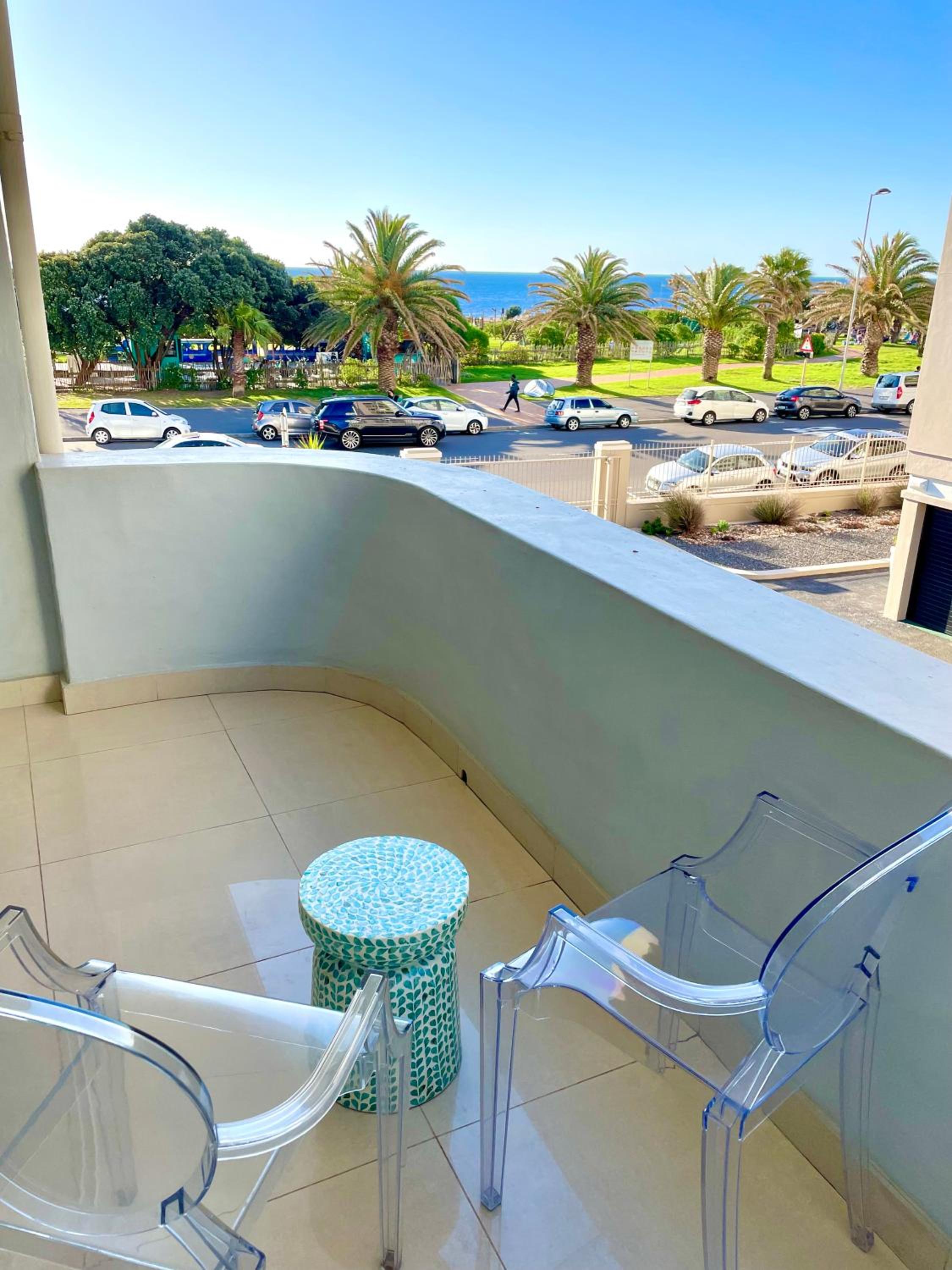 Ideal location, Mouille Point view 2