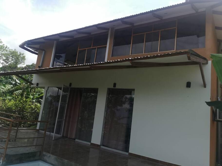 Espectacular casa familiar view 2