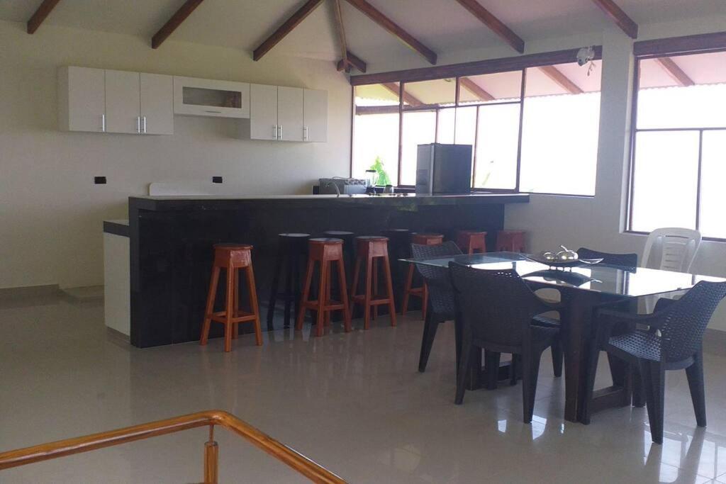 Espectacular casa familiar view 4